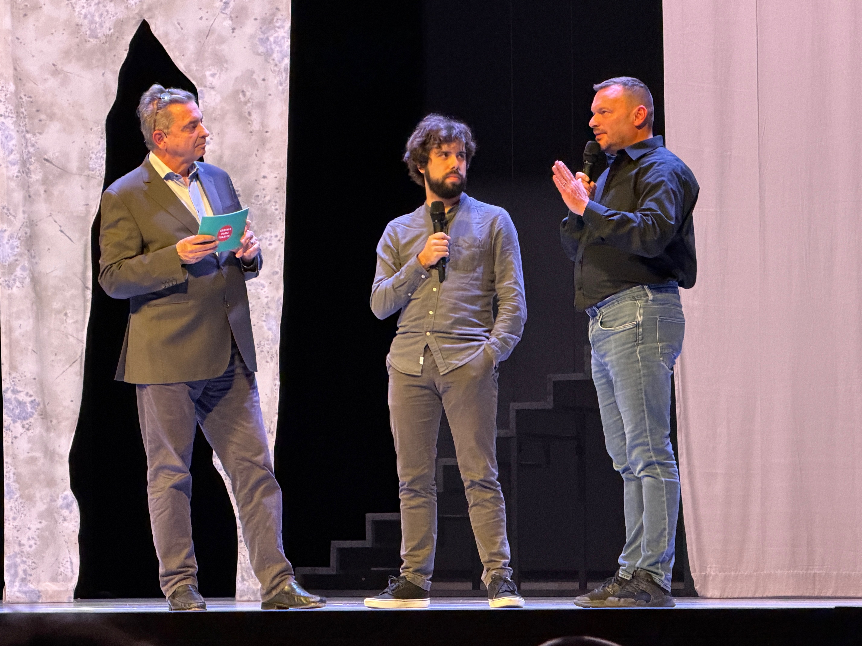 Christoph Wagner-Trenkwitz im Gespräch mit dem Regieteam zu Aschenbrödel